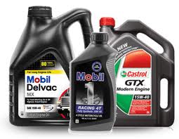 Какое моторное масло лучше заливать в авто? Критерии выбора